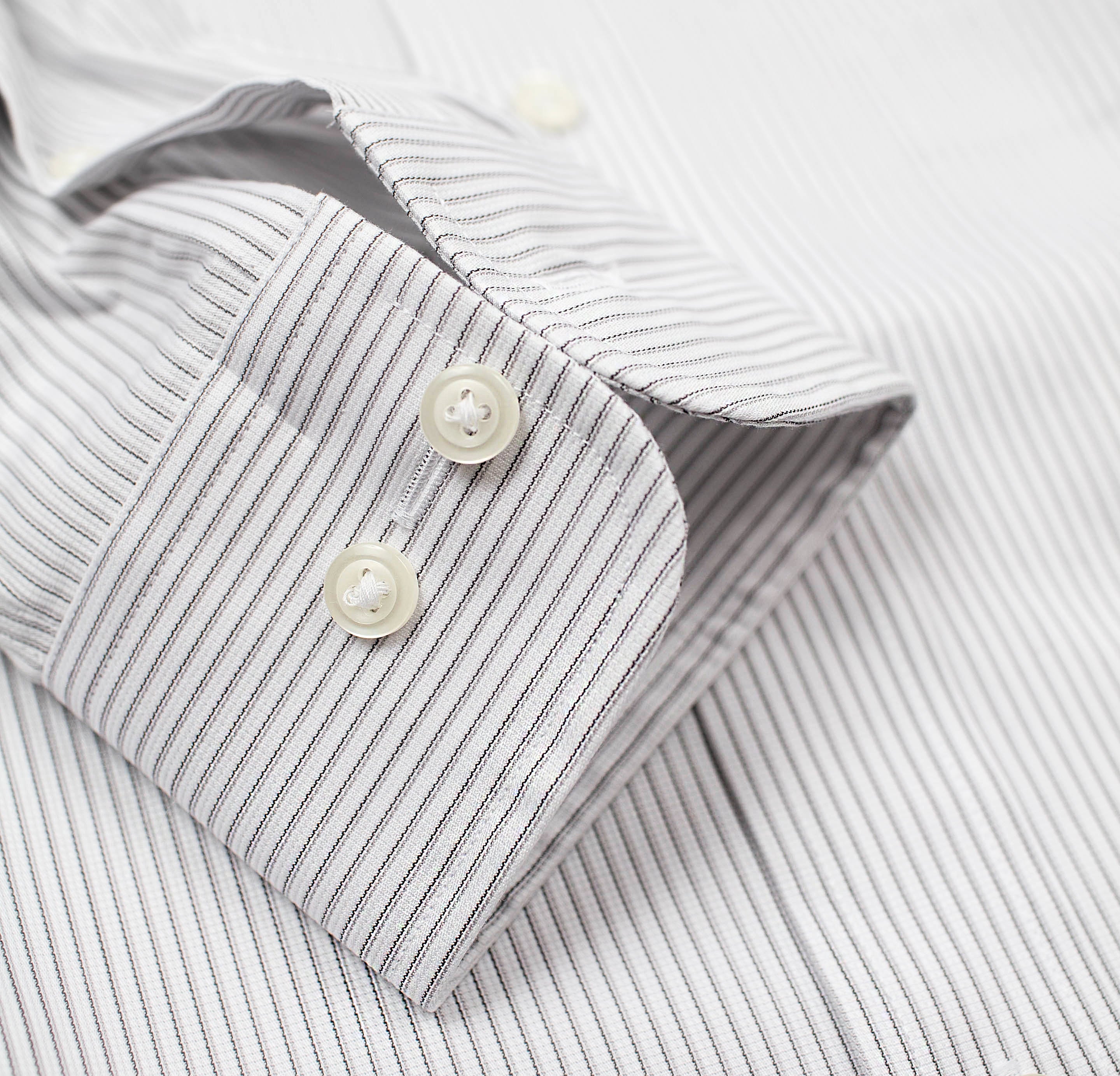 014 TF SC - Black Textured Stripe Tailored Fit Spread Collar (95/5)