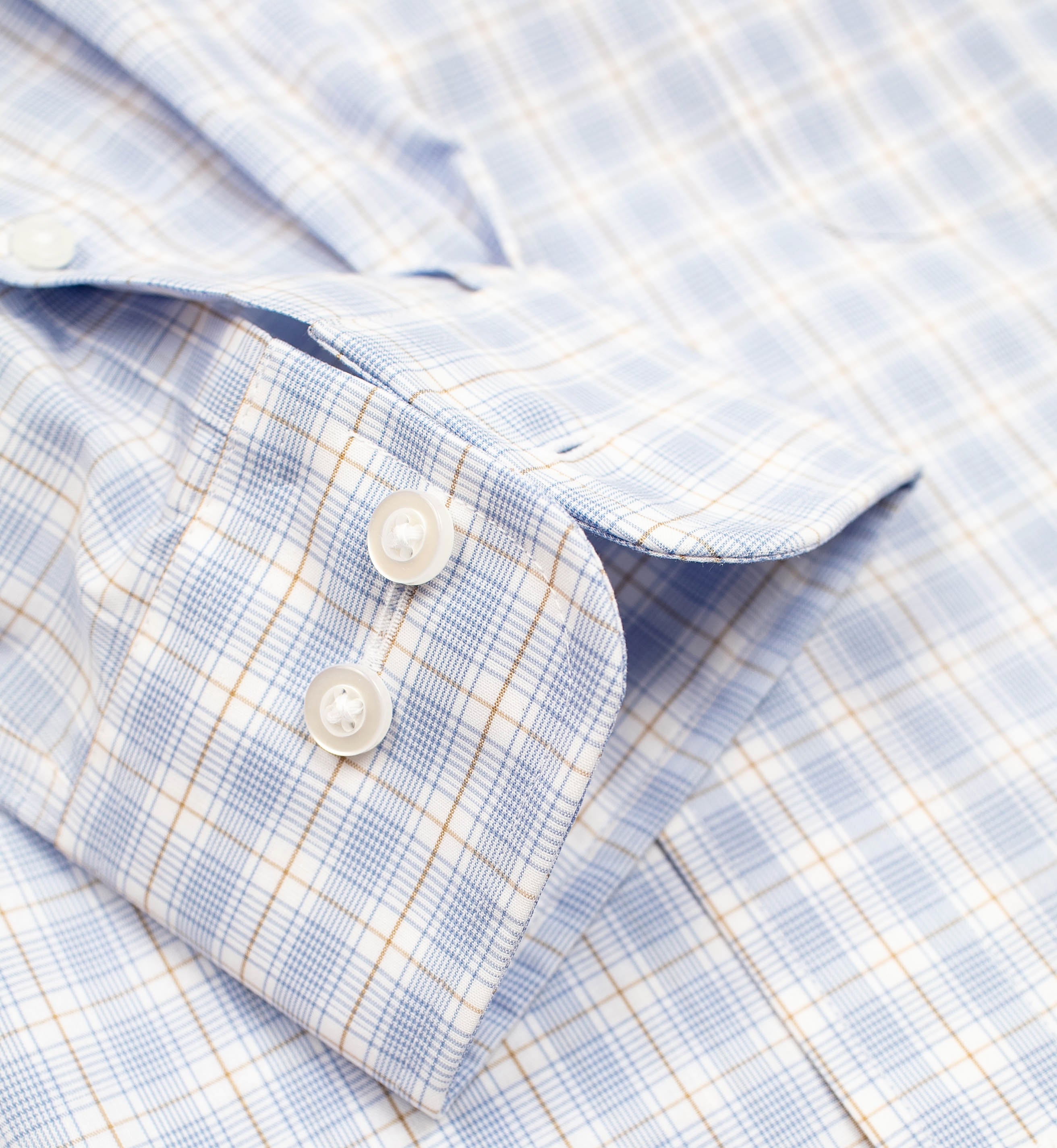 141 BD - Blue Tan Over Plaid Button Down Collar