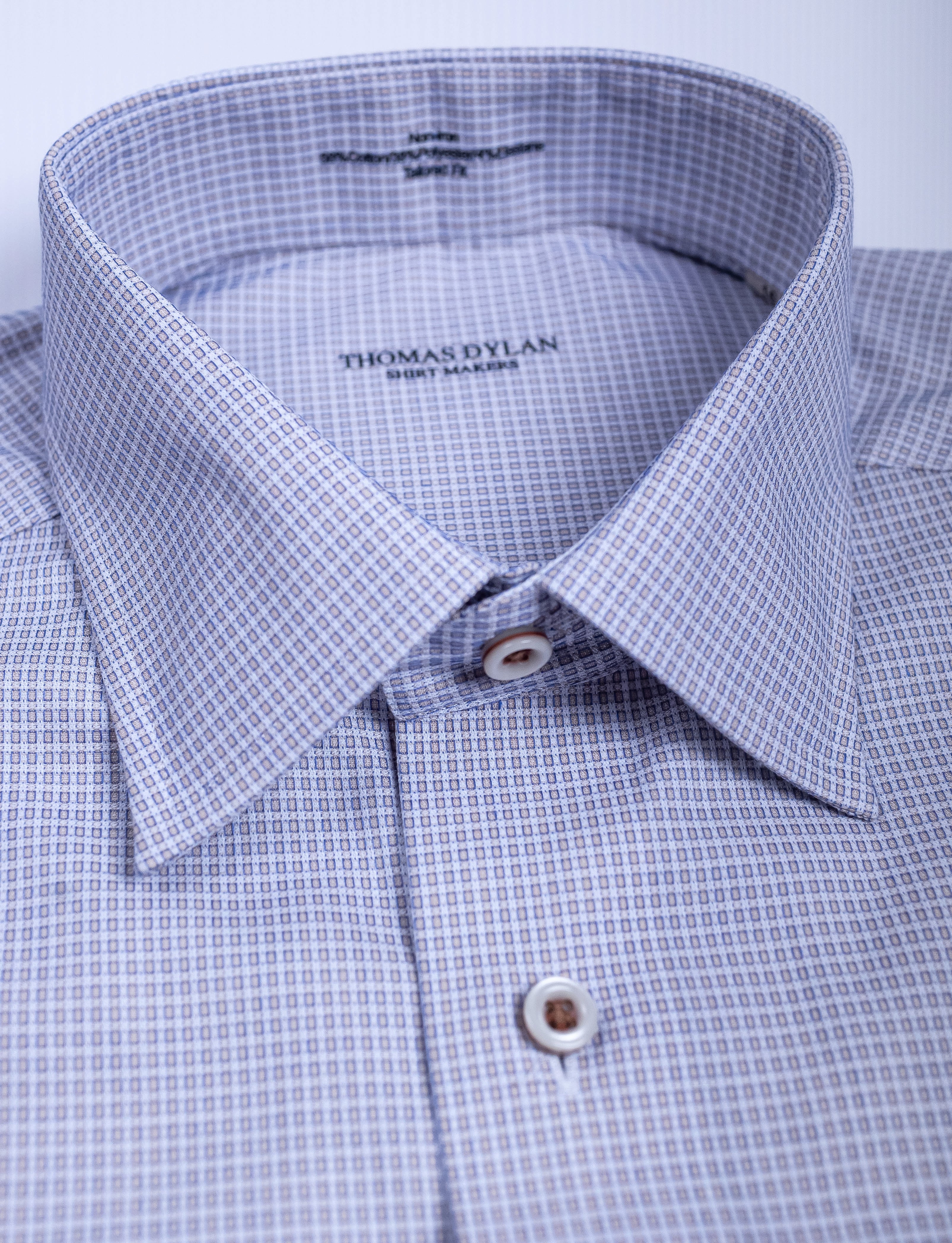 813 CF SC - Taupe Geo Dot Spread Collar