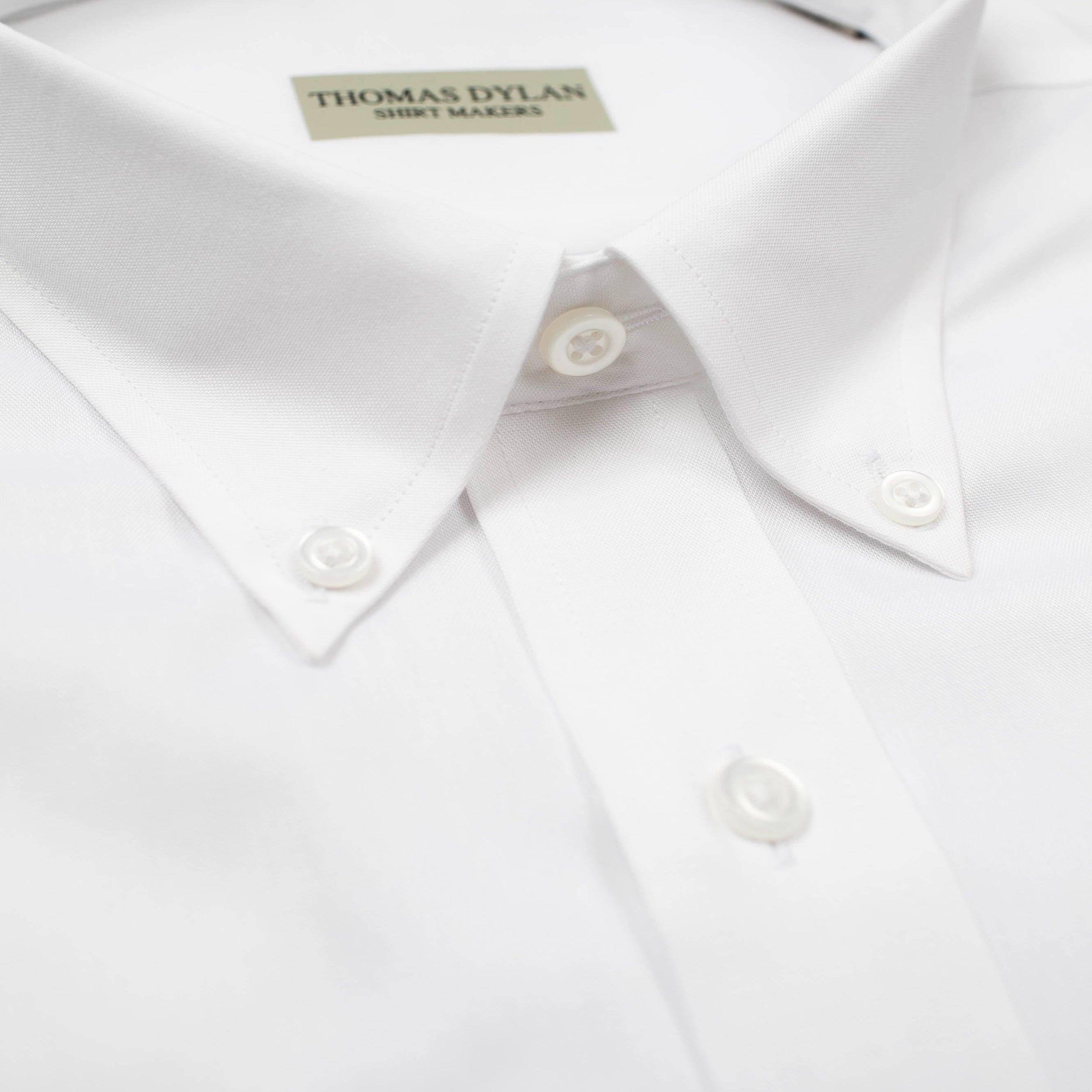 130 TF BD - Thomas Dylan White Tailored Fit Button Down Collar
