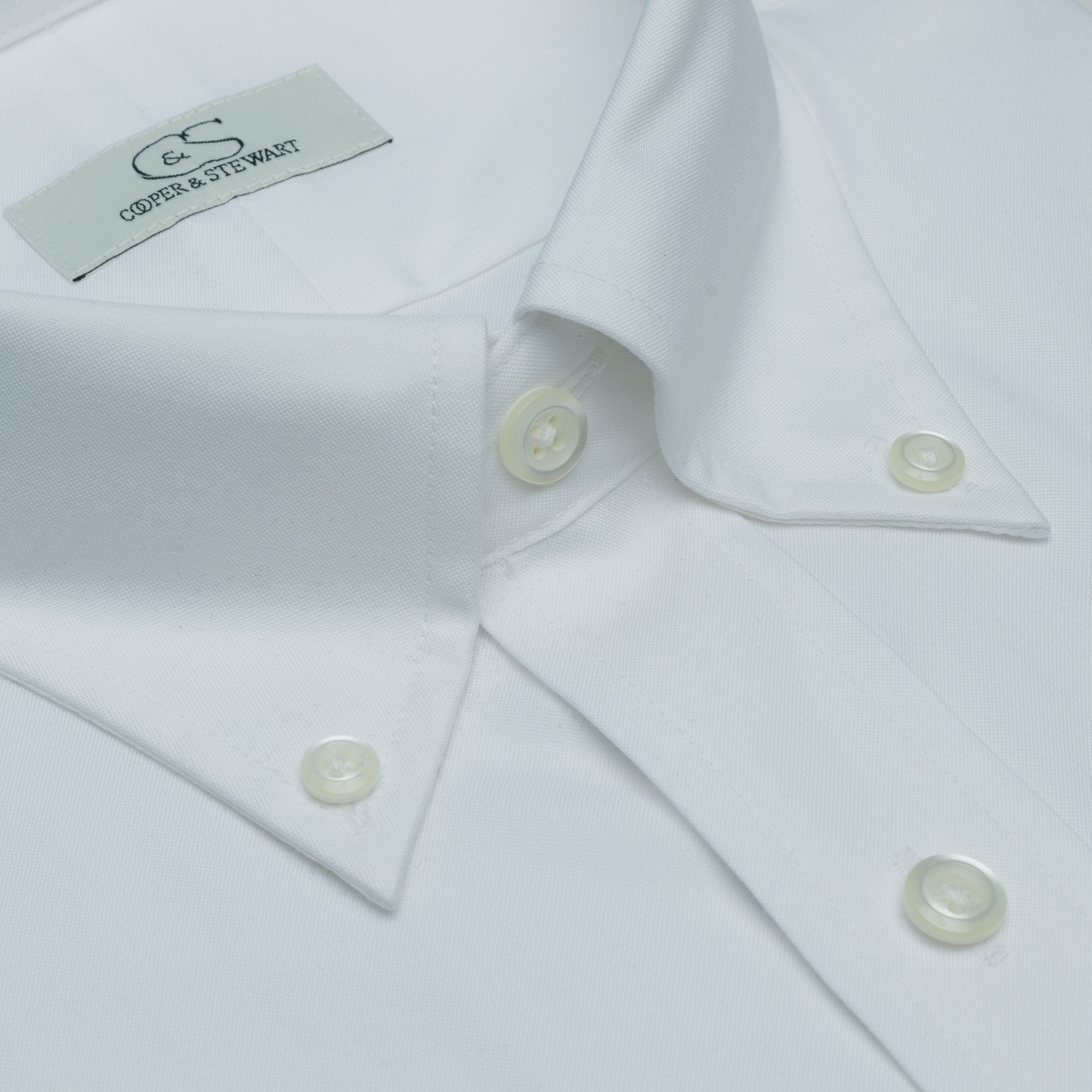 040 TF BD - Stretch White Tailored Fit Button Down Collar (95/5)