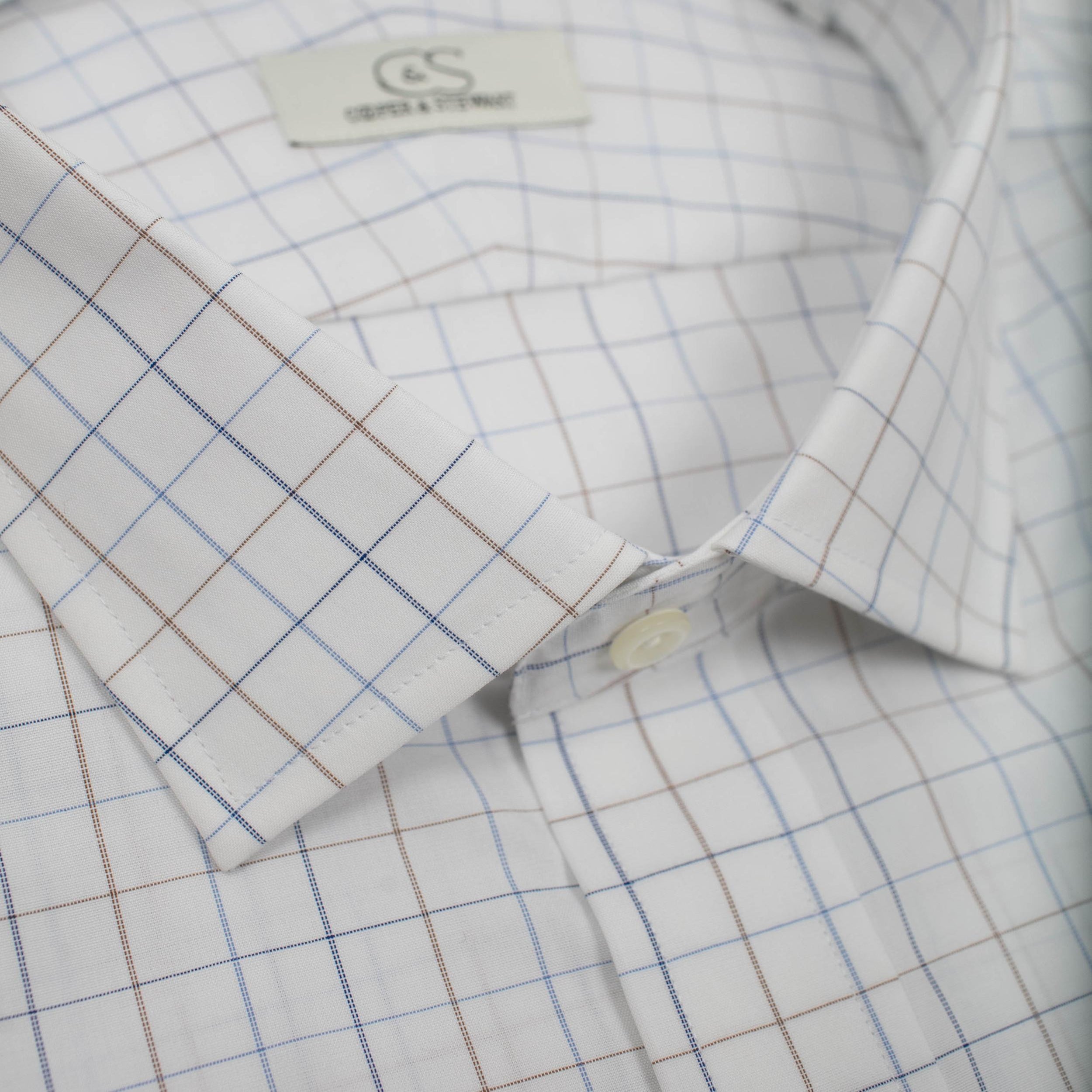 022 SC - White Ground Blue/Tan Check Spread Collar (95/5)