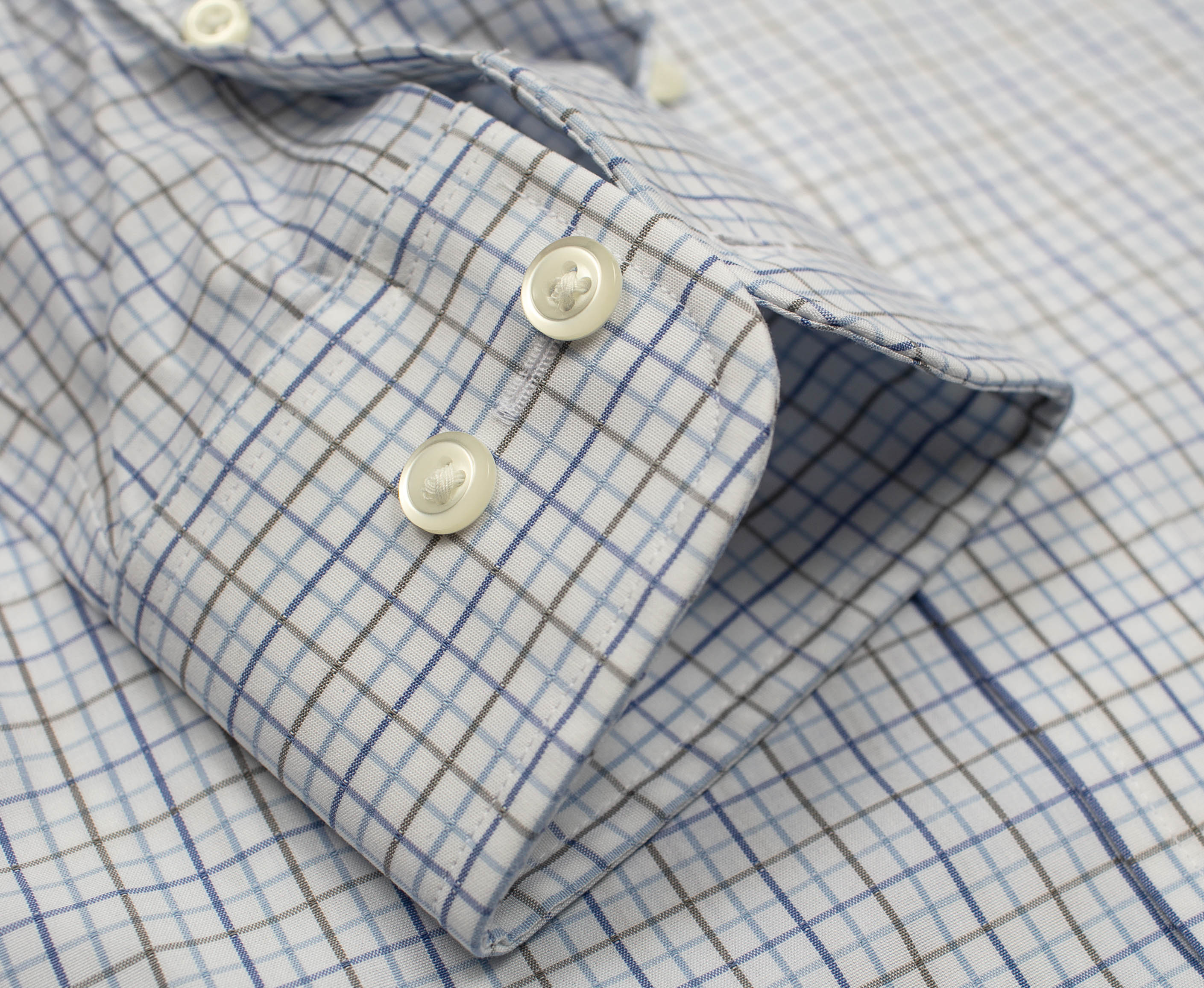 091 BD - White Ground Tan & Blue Small Check Button Down Collar (95/5)