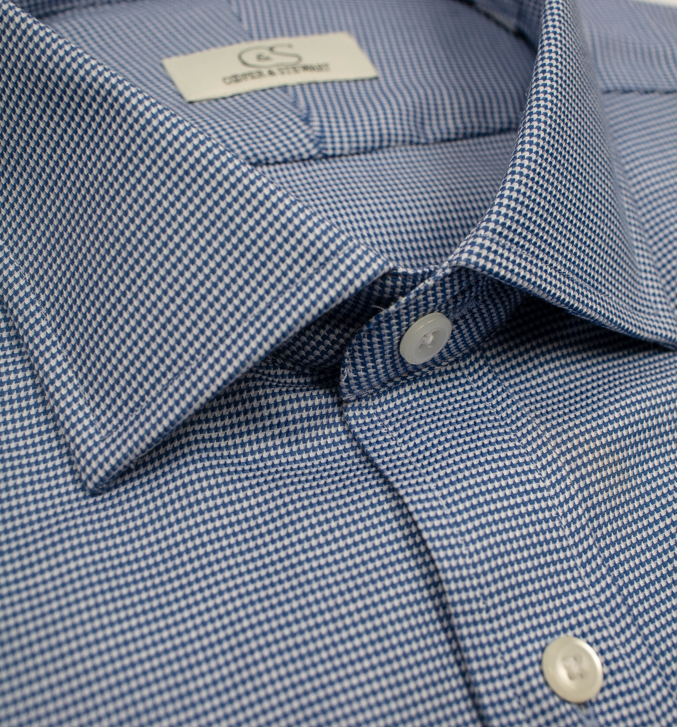 101 TF SC - Blue & White Dobby Houndstooth Tailored Fit Spread Collar