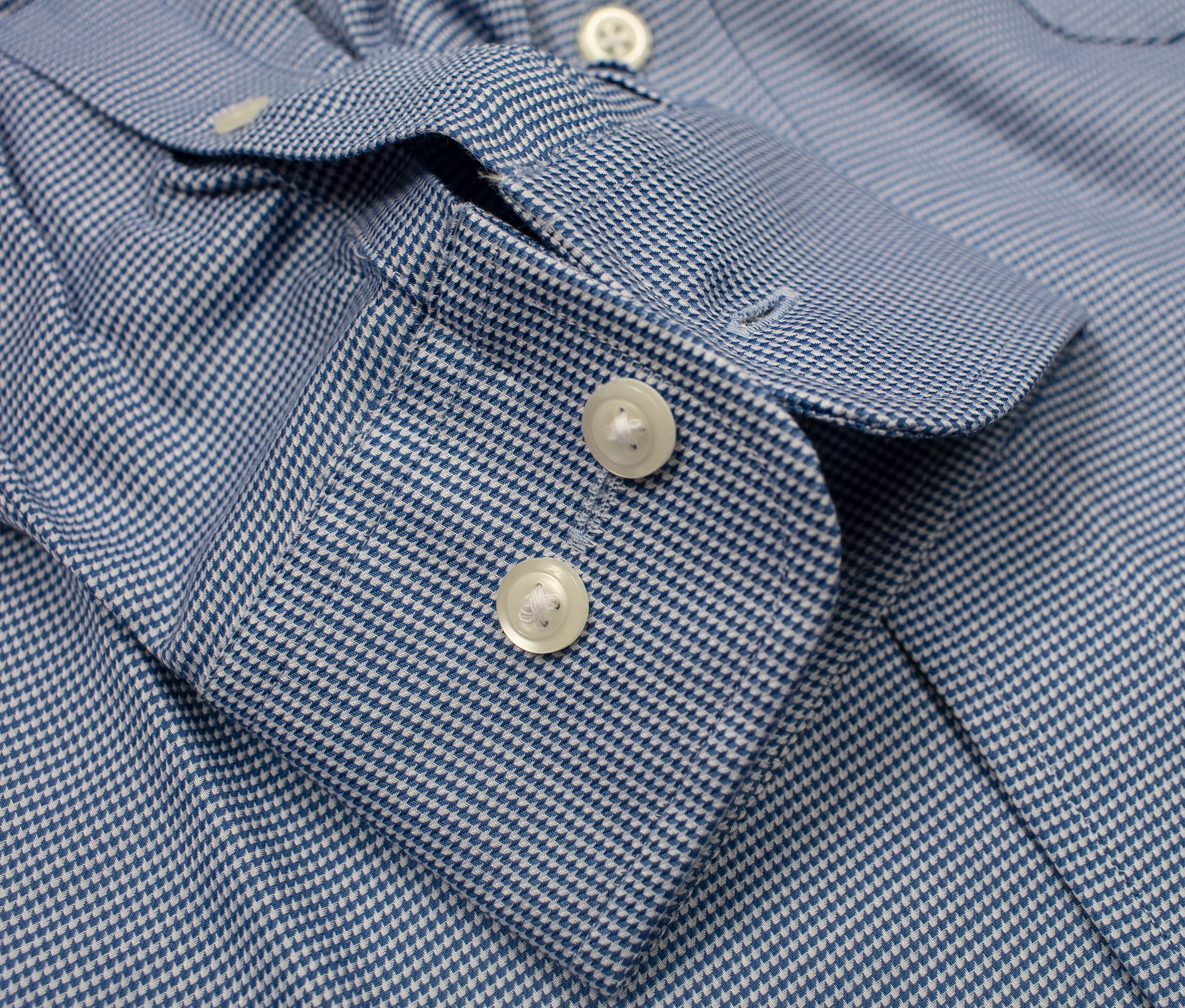 101 TF SC - Blue & White Dobby Houndstooth Tailored Fit Spread Collar